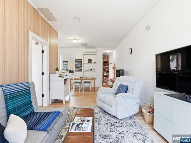 196 Pearsall Avenue 10, Jersey City, NJ 07305