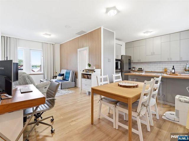 196 Pearsall Avenue 10, Jersey City, NJ 07305