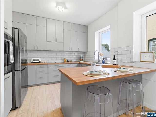 196 Pearsall Avenue 10, Jersey City, NJ 07305