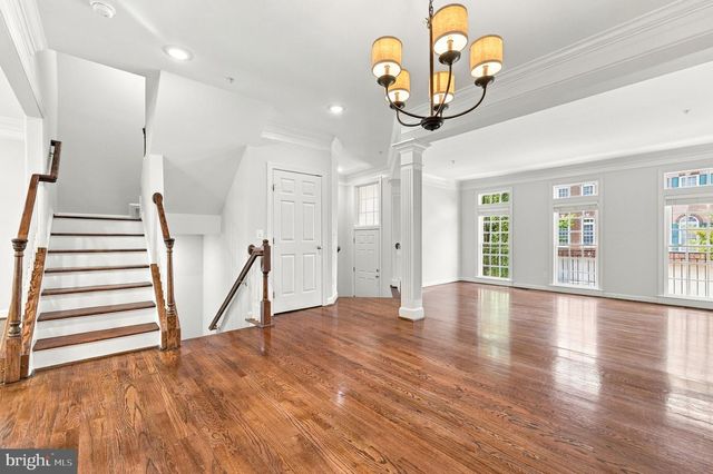 9205 POINT REPLETE DR, Fort Belvoir, VA 22060
