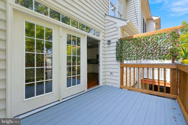 9205 POINT REPLETE DR, Fort Belvoir, VA 22060