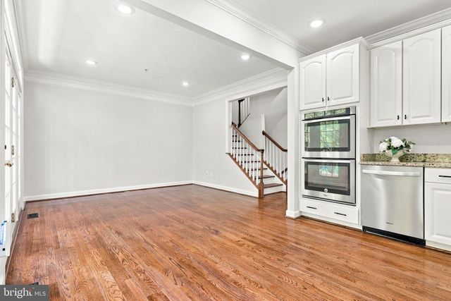 9205 POINT REPLETE DR, Fort Belvoir, VA 22060