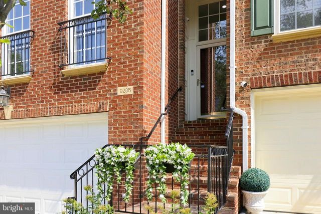 9205 POINT REPLETE DR, Fort Belvoir, VA 22060
