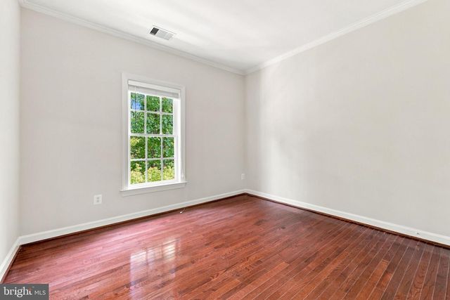 9205 POINT REPLETE DR, Fort Belvoir, VA 22060