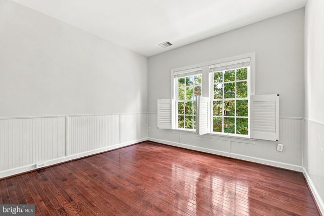 9205 POINT REPLETE DR, Fort Belvoir, VA 22060