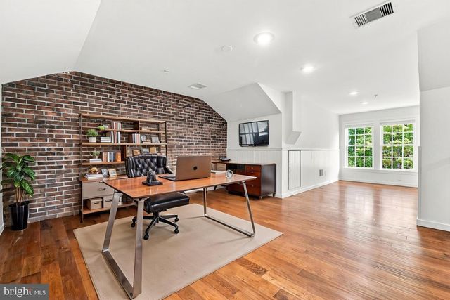 9205 POINT REPLETE DR, Fort Belvoir, VA 22060