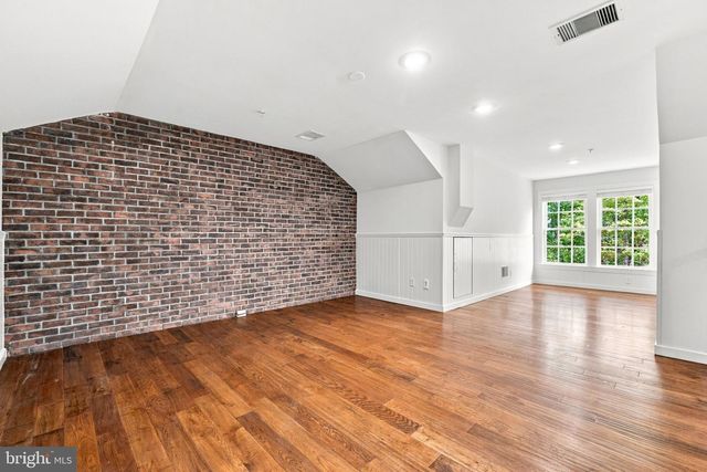 9205 POINT REPLETE DR, Fort Belvoir, VA 22060