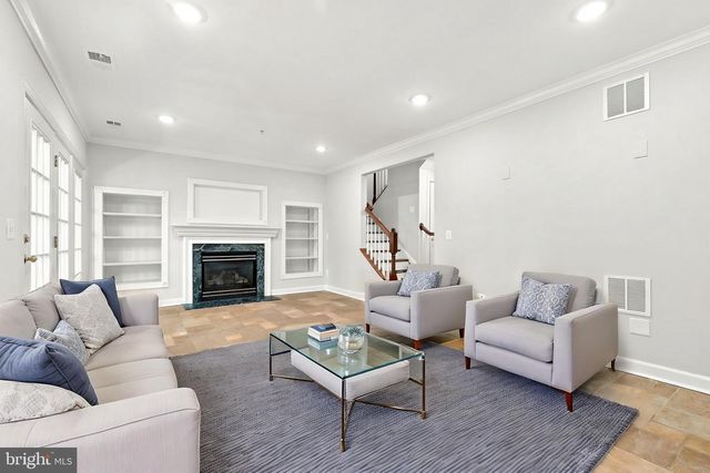9205 POINT REPLETE DR, Fort Belvoir, VA 22060