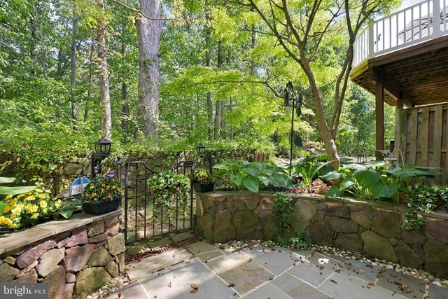 9205 POINT REPLETE DR, Fort Belvoir, VA 22060