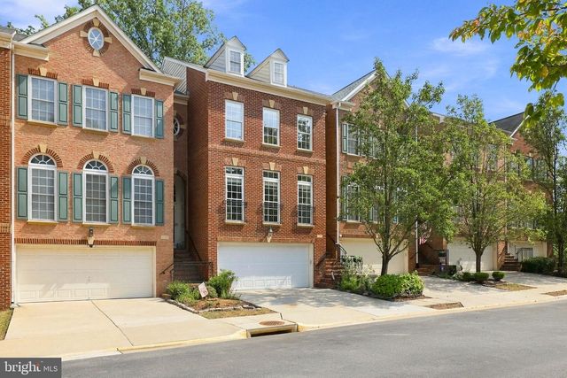 9205 POINT REPLETE DR, Fort Belvoir, VA 22060