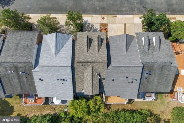 9205 POINT REPLETE DR, Fort Belvoir, VA 22060