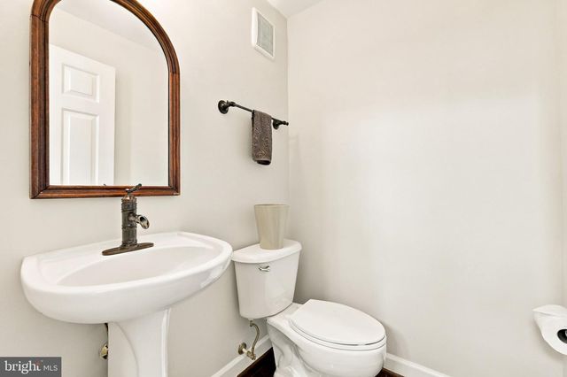 9205 POINT REPLETE DR, Fort Belvoir, VA 22060