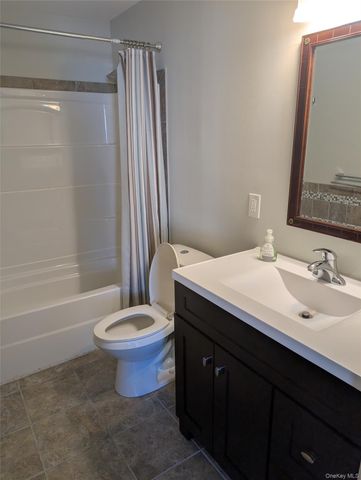 21 Oakland Avenue 2A, Warwick, NY 10990