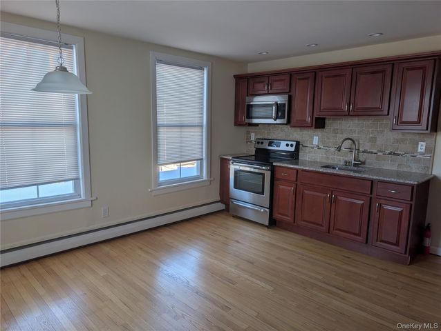 21 Oakland Avenue 2A, Warwick, NY 10990