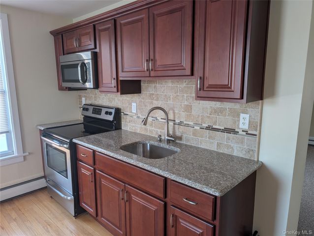 21 Oakland Avenue 2A, Warwick, NY 10990