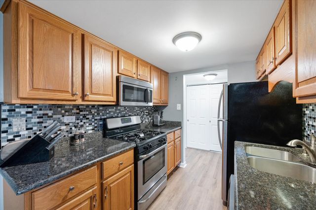 505 Redondo Drive 504, Downers Grove, IL 60516