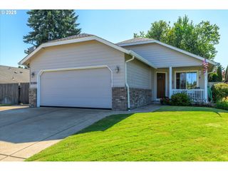 87894 Oak Island Dr, Veneta, OR 97487