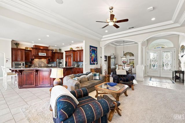 815 Provence Court, Bakersfield, CA 93314