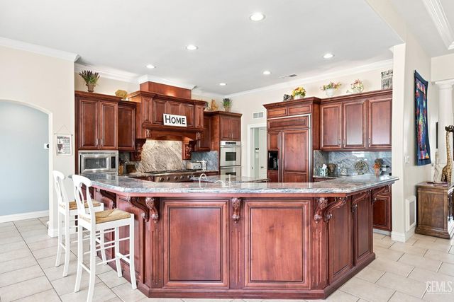 815 Provence Court, Bakersfield, CA 93314