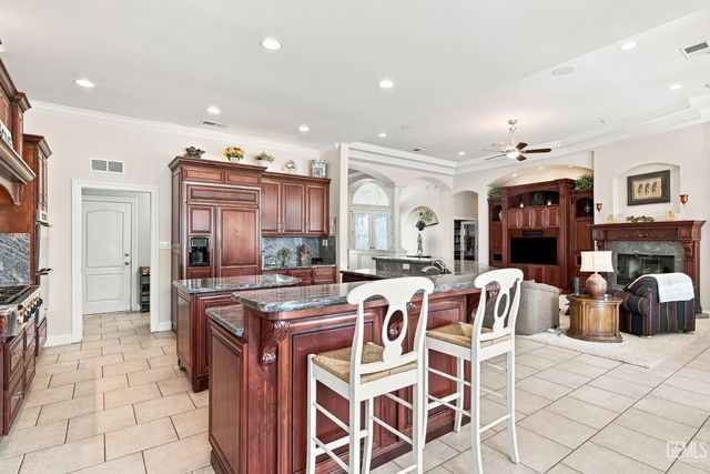 815 Provence Court, Bakersfield, CA 93314