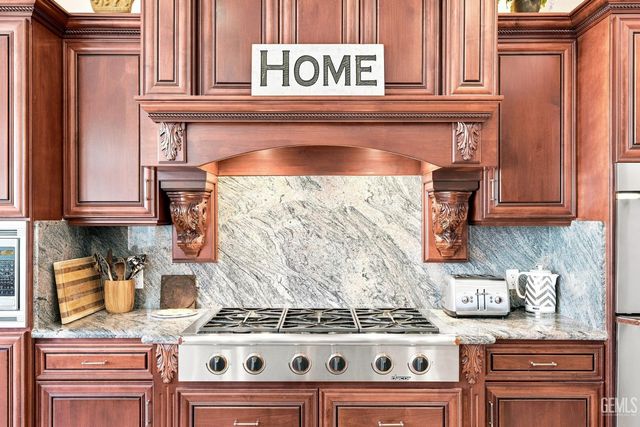 815 Provence Court, Bakersfield, CA 93314