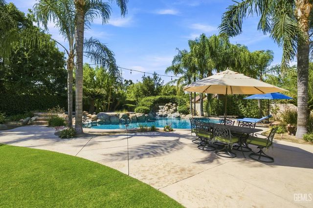 815 Provence Court, Bakersfield, CA 93314