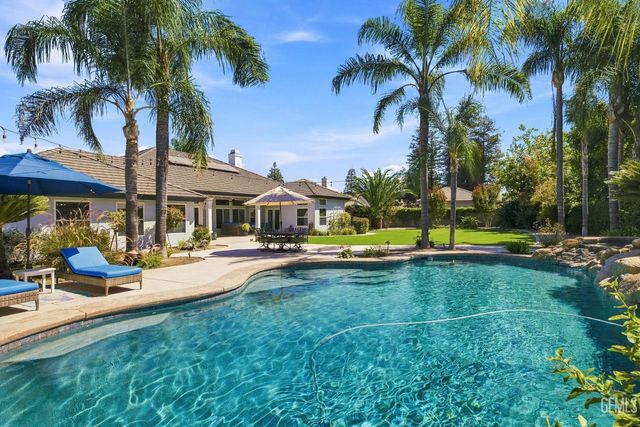 815 Provence Court, Bakersfield, CA 93314