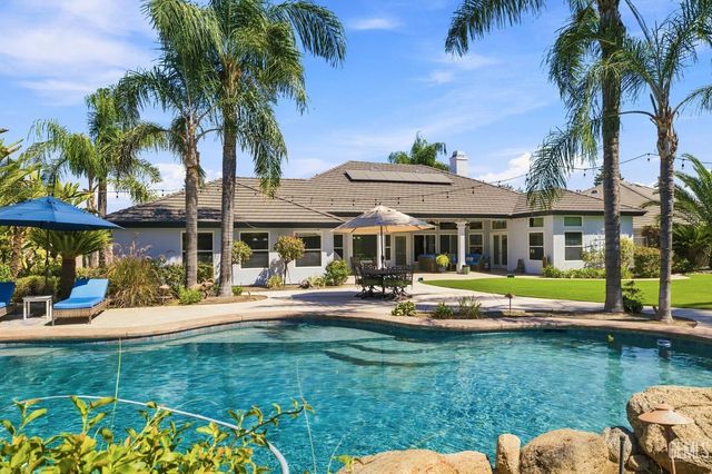 815 Provence Court, Bakersfield, CA 93314