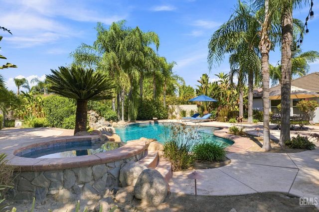 815 Provence Court, Bakersfield, CA 93314