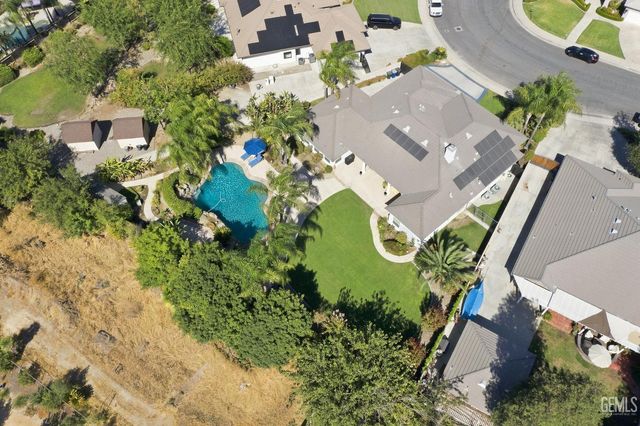 815 Provence Court, Bakersfield, CA 93314