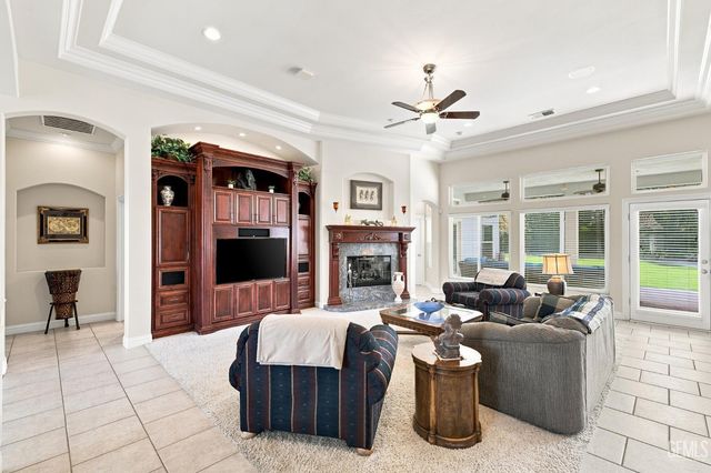 815 Provence Court, Bakersfield, CA 93314