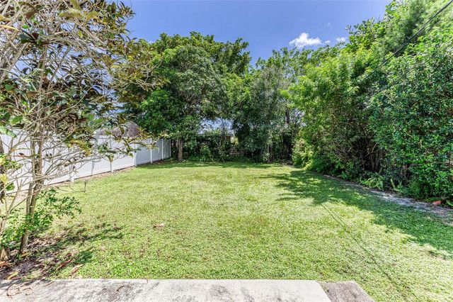 1676 NE 40th Street, Oakland Park, FL 33334
