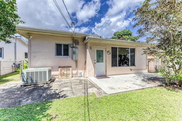 1676 NE 40th Street, Oakland Park, FL 33334