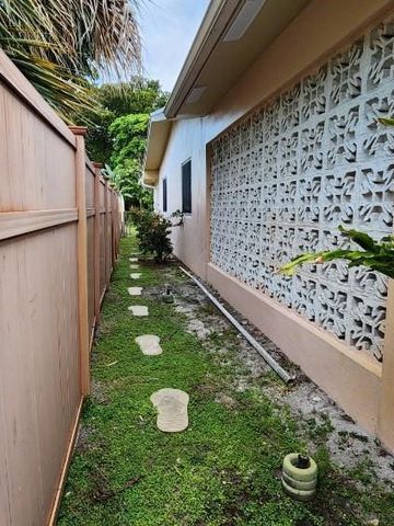 1676 NE 40th Street, Oakland Park, FL 33334