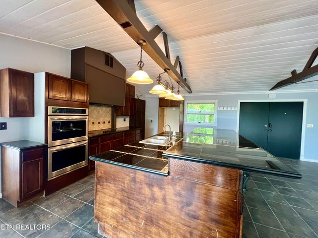 459 Judy Top Lane, Sevierville, TN 37876