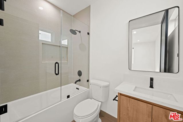 6210 Banner Avenue, Los Angeles, CA 90038