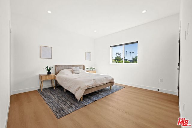 6210 Banner Avenue, Los Angeles, CA 90038