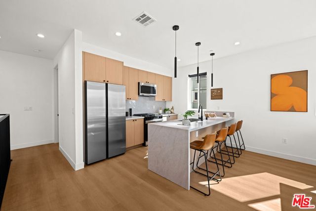 6210 Banner Avenue, Los Angeles, CA 90038