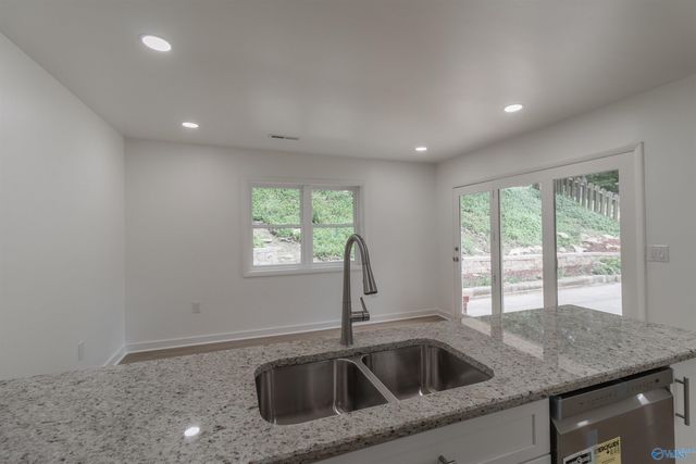1825 Forest Drive, Guntersville, AL 35976