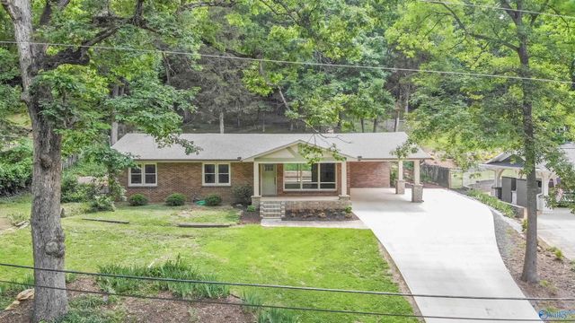 1825 Forest Drive, Guntersville, AL 35976
