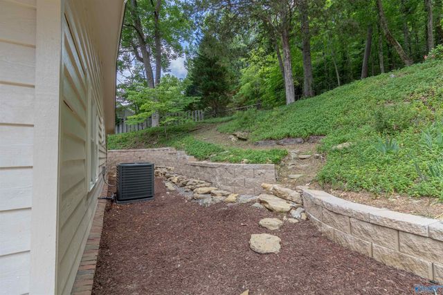 1825 Forest Drive, Guntersville, AL 35976