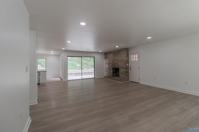 1825 Forest Drive, Guntersville, AL 35976
