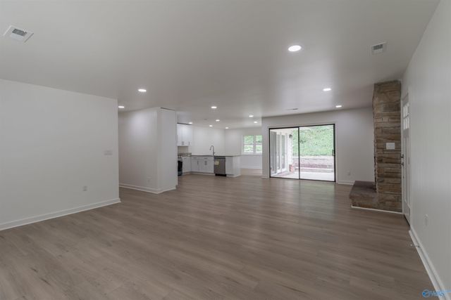 1825 Forest Drive, Guntersville, AL 35976