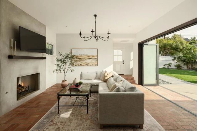 1011 Devonshire Drive, San Diego, CA 92107