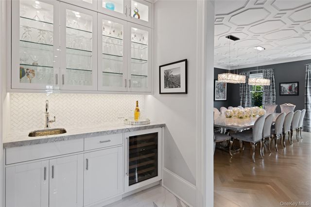 471 Woodbury, Cold Spring Harbor, NY 11724