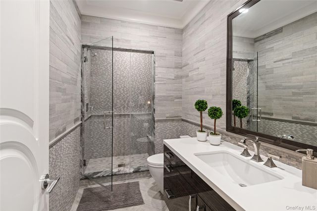 471 Woodbury, Cold Spring Harbor, NY 11724