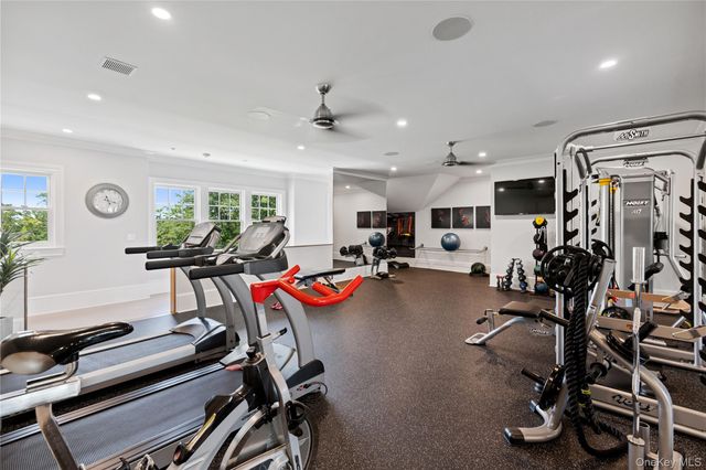 471 Woodbury, Cold Spring Harbor, NY 11724