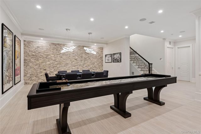 471 Woodbury, Cold Spring Harbor, NY 11724