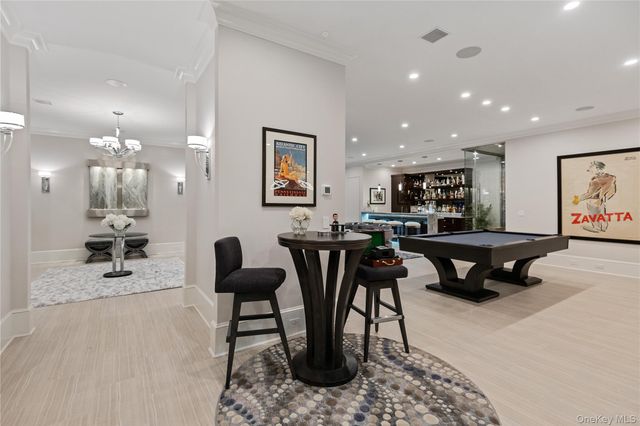471 Woodbury, Cold Spring Harbor, NY 11724