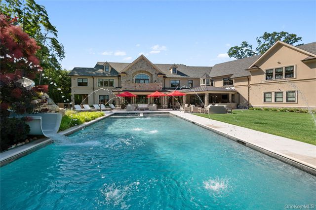 471 Woodbury, Cold Spring Harbor, NY 11724